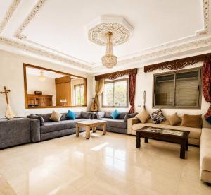 Large Luxury Villa with Secluded Private Pool, Ocean Views & AC