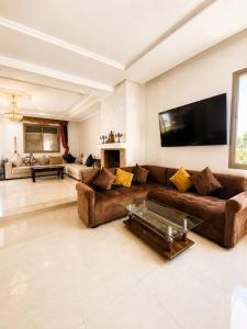 Large Luxury Villa with Secluded Private Pool, Ocean Views & AC