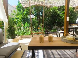 BugenVila , Central 3BR Home with Garden & BBQ
