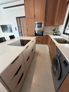 Bright & Stylish 2 Master Bedroom in vibrant Amman
