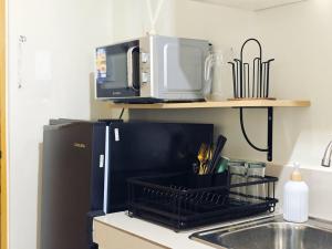 WanderDesk Living-Studio Unit with Workstation