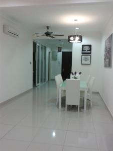 room private bath at Subang Olives free wifi