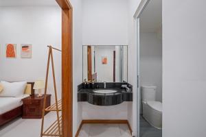5BR Riverside Villa Private Pool Near MyKhe Beach