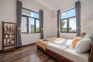 5BR Riverside Villa Private Pool Near MyKhe Beach