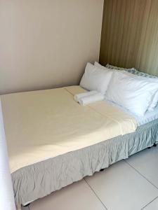 De Luxe, Standard and Studio Suites -The Breeze Residences-close to Airport,Mall of Asia, US Embassy