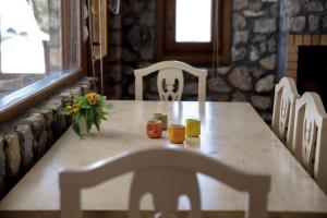 One bdr Villa-Sleeps 4-Hot Tub-Sea View-Parking