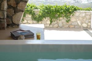 One bdr Villa-Sleeps 4-Hot Tub-Sea View-Parking
