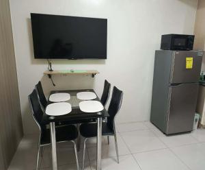 De Luxe, Standard and Studio Suites -The Breeze Residences-close to Airport,Mall of Asia, US Embassy