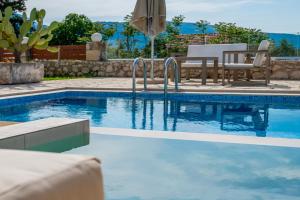 Minos Villa