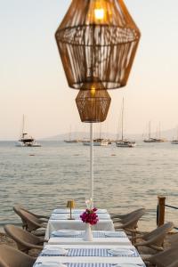 Artemis Hotel
