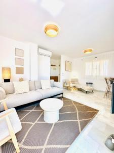 Beautiful Penthouse with Rooftop & Pool close to Burriana Beach