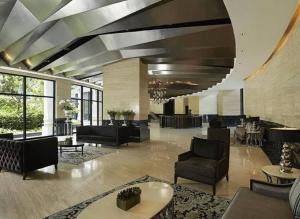 45ft Floor with Fast Wi-Fi Pool & Gym Access
