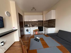 BOZVELI- Cosy Apartment