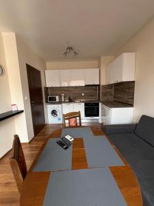 BOZVELI- Cosy Apartment