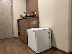 The Desla suites Near India expo centre