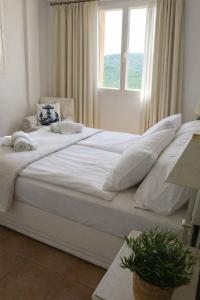 Villa Thymfalaise - Sea View, Calm, Beach, Tennis