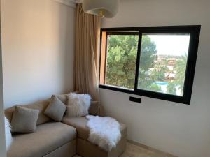 Luxury 3BR Apt - Gated Residence - Pools - City Center