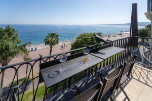 Balcon vue mer Promenade des anglais 3 chambres