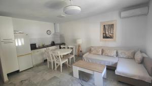 La Casita Blanca