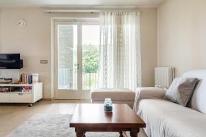 Country house with a spectacular view, 10 km away from Canelli