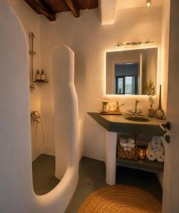 VR Chora Apartments