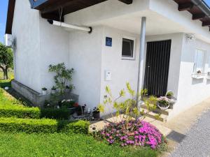 Holiday House Zoki - Peaceful Stay with Private Parking