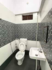 H R Guest House