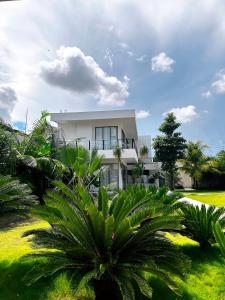 Octa Canggu Villa and Condotel