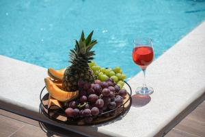 Villa Lumea - Brend New 4-Bedroom Villa with Pool