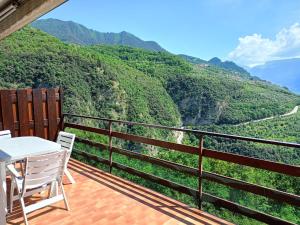 Albergo Diffuso Borgo Piovere, Annarosa 2 camere terrazzo e Vista Lago