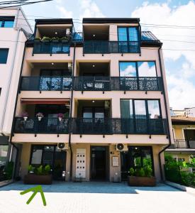 Lujza cozy 2BR APT- free parking, near the lake