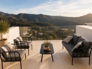 Palo Alto Skyline Retreat