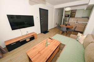 Lujza 1-BDR cozy APT, free parking, near the lake