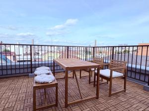 Super Luxury 2 bedroom Big Suite M-doa in Shinjuku, Spacious with terrace Dyson & POLA! 3 min to Waseda station, maximum 6 guests