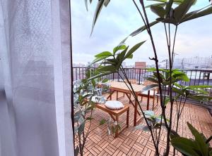 Super Luxury 2 bedroom Big Suite M-doa in Shinjuku, Spacious with terrace Dyson & POLA! 3 min to Waseda station, maximum 6 guests