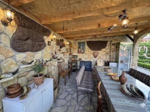 Stone Alley Inn