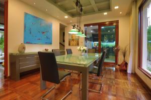 Bali Style Pool Villa with Saltwater Pool and far from Beach 5 mins by car