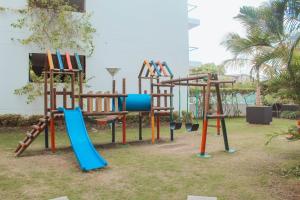 Apartment in Beachfront Building with Resort Pools near Historic Center Cartagena