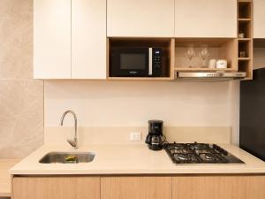 Apartment with luxury Ocean View, Pool and WiFi