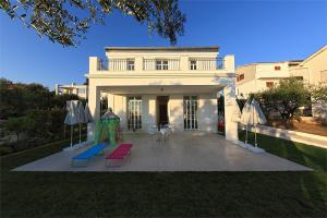 Luxury Beachfront Villa Smague with Sauna, Zadar