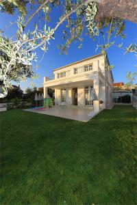 Luxury Beachfront Villa Smague with Sauna, Zadar