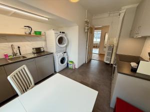 3 BR Apartments at University