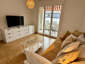 3 BR Apartments at University