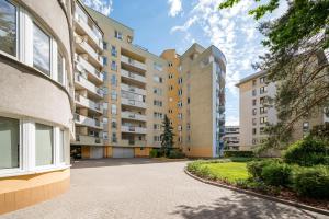 Grodkowska Standard Apartment by BookingHost