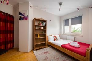 Grodkowska Standard Apartment by BookingHost