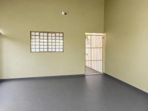 Casa há 4 minutos do centro + ar cond. e vaga