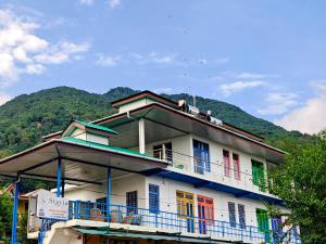 StayLa Bir - By The Hostel Stories