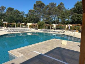 Mobile home avec terrasse salon jardin BBQ