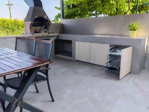 Apartment Viti with garden and barbecue