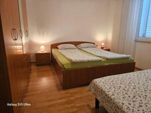 Ground floor - friendly apartment in the garden + free parking